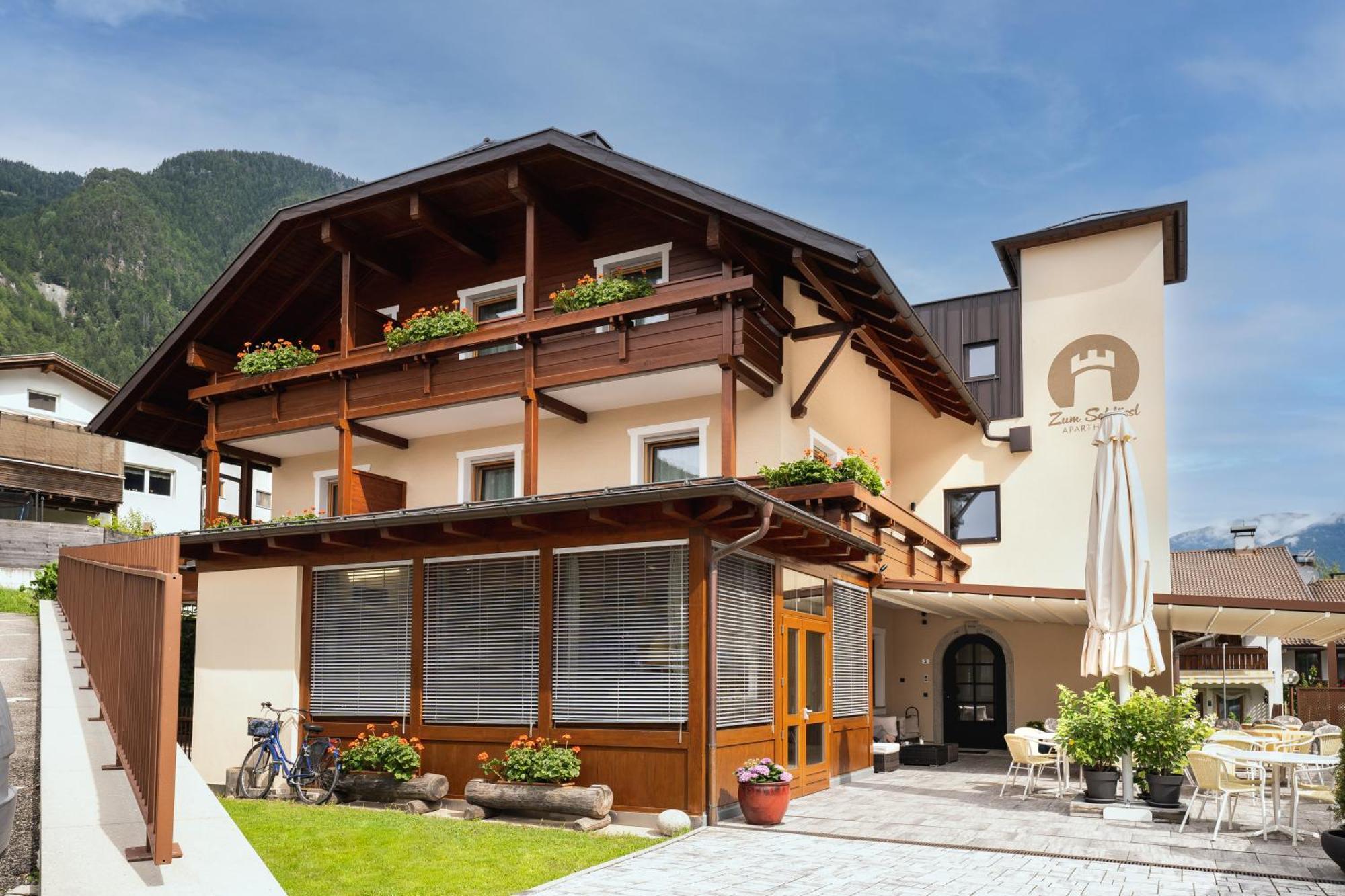 Aparthotel Zum Schloessl Villa Ottone Exterior photo