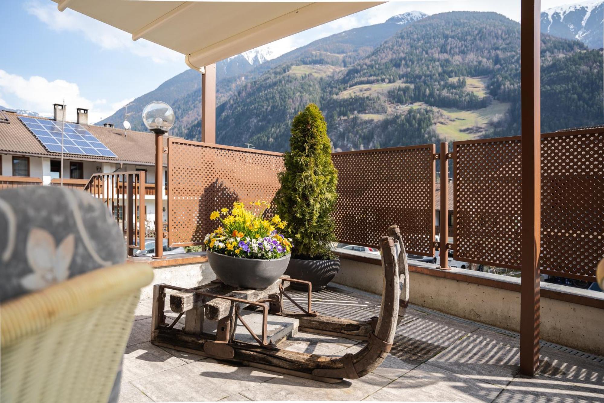 Aparthotel Zum Schloessl Villa Ottone Exterior photo